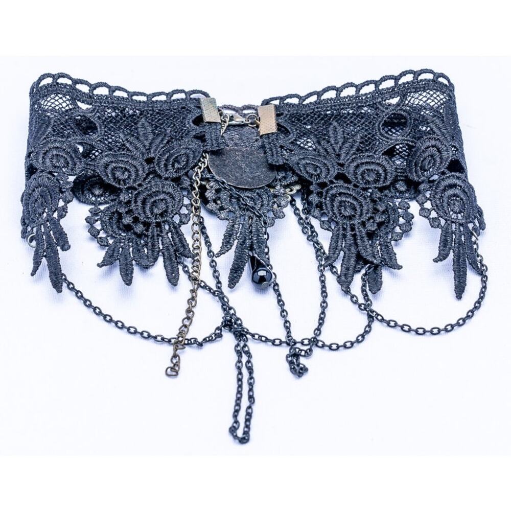 Gothic style Victorian chain and black lace choker necklace - Picture 3 of 4